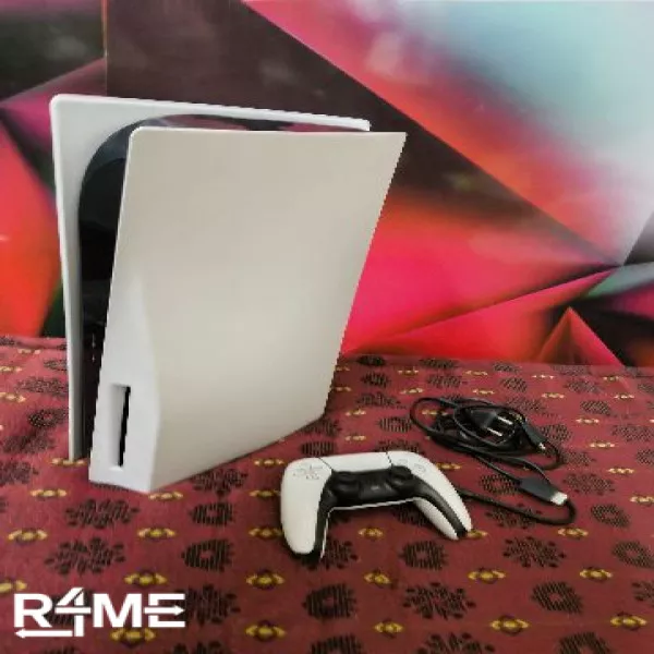 PS5 WITH 1 CONTROLLER AND PS+ on rent