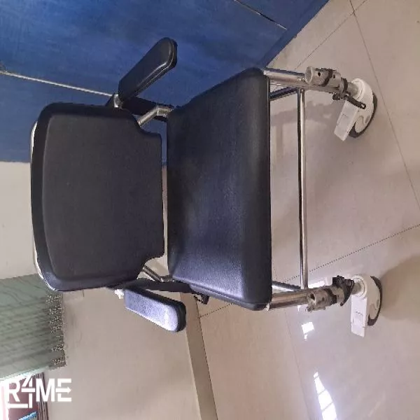 Commode Wheelchair Manual on rent