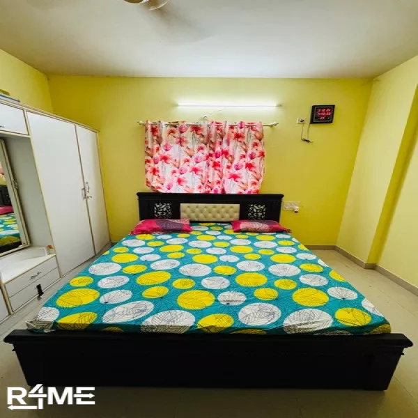 King Size Bed And Mattress on rent