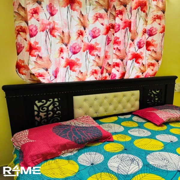 King Size Bed And Mattress on rent