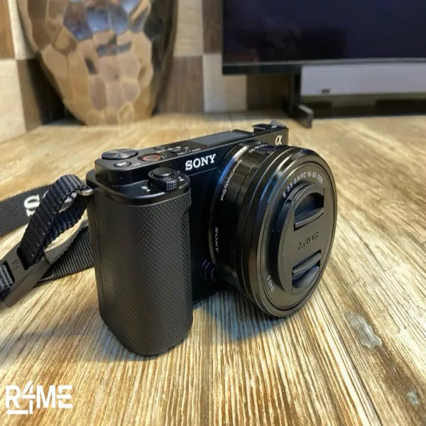 SONY ZV-E10L Mirrorless Camera on rent