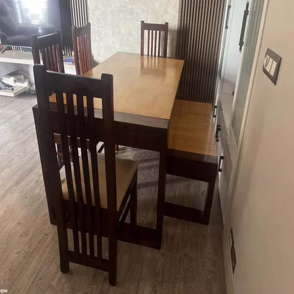 6 Seater Dining Table on rent