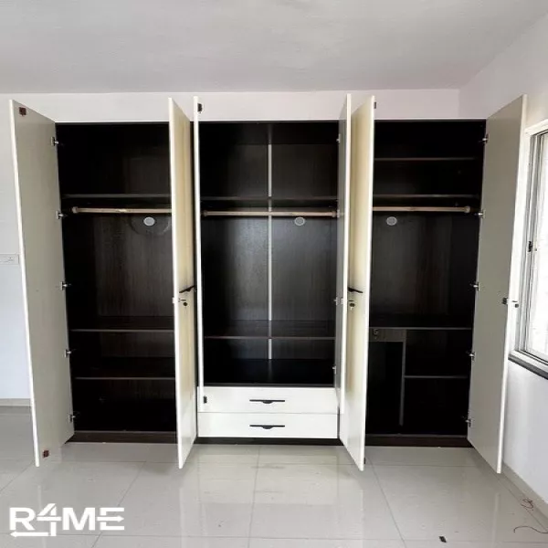 6 Door Wardrobe on rent