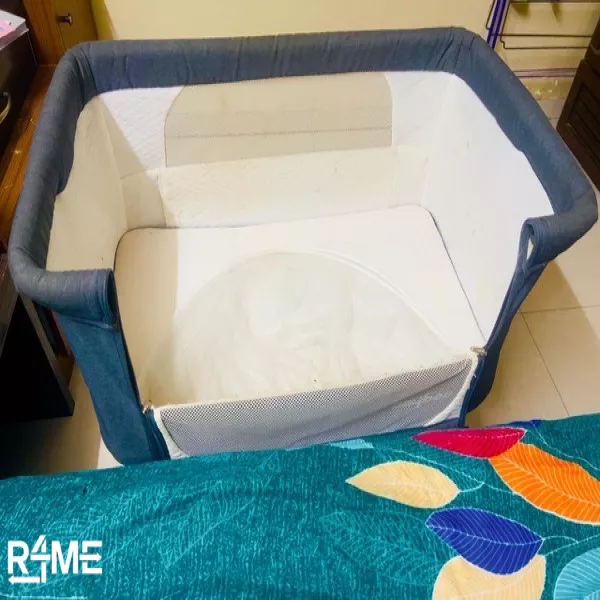 Bedside Rocking Baby Cradle on rent