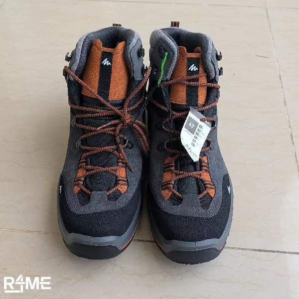 Snow hiking waterproof shoes for Himalayan treks - size UK12 on rent
