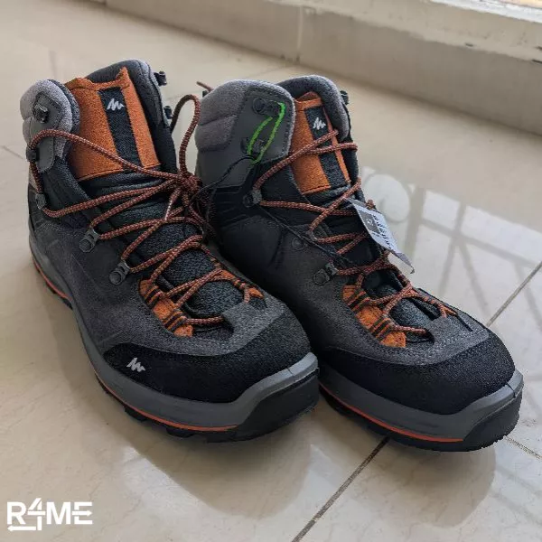 Snow hiking waterproof shoes for Himalayan treks - size UK12 on rent