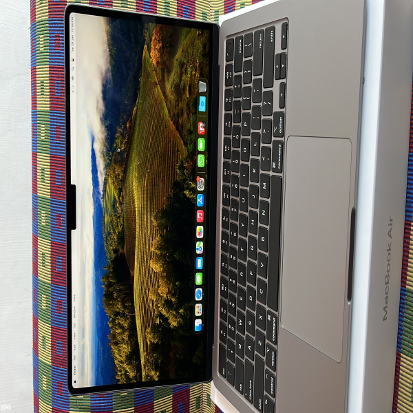 Apple MacBook Air m2 on rent