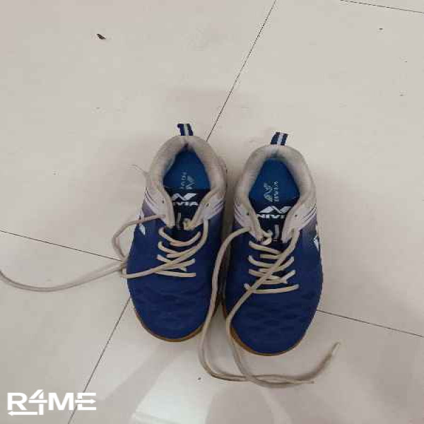 Nike Badminton Non-marking shoes (Size - 9) on rent