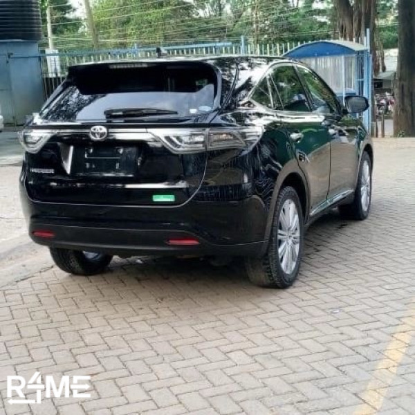 Toyota Harrier SUV on Rent – Premium Comfort | Perfect for Travel, Business & Family Trips on rent
