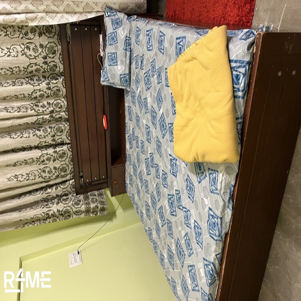 kind size 6.25 * 5 feet Wooden bed and spring mattress on rent