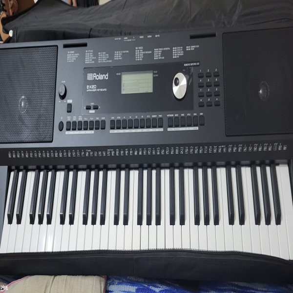 Roland E-X20 piano on rent