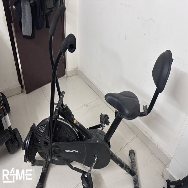 Power Max Fitness Cycle on rent