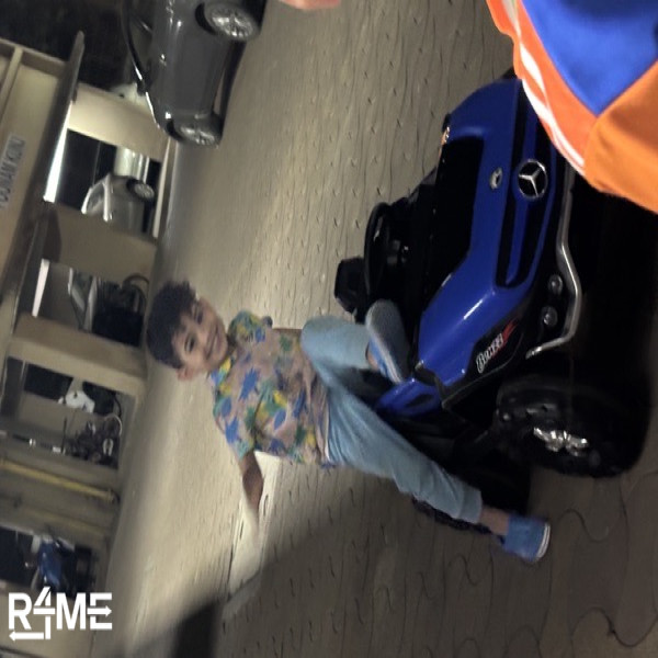 Battery operated Car on rent