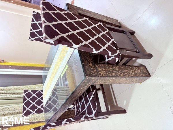 6 seater dining table on rent