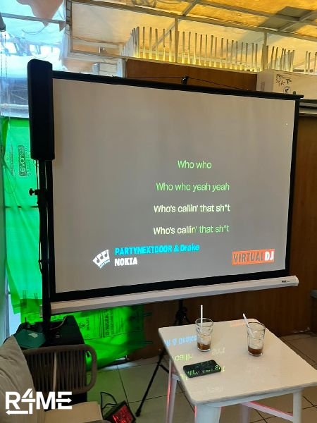 projector and screen on rent