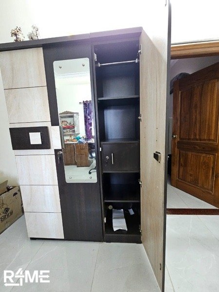 3 door sturdy and spacious wardrobe with mirror on rent