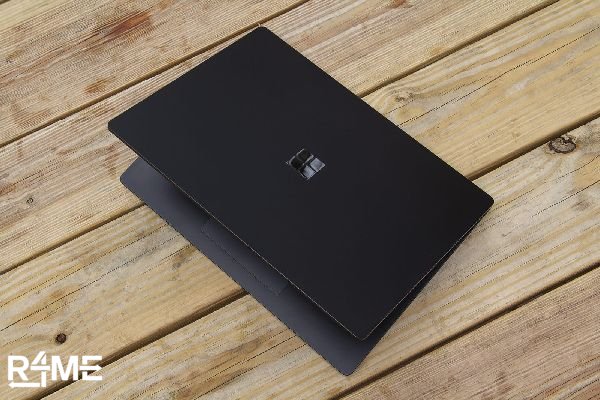 Microsoft Surface 4 Laptop on rent