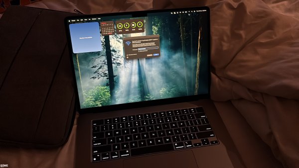 Apple MacBook air M2 15 inch on rent