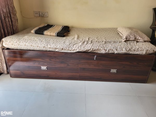 New single bed with storage on rent