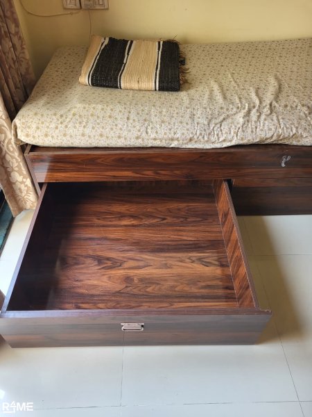 New single bed with storage on rent