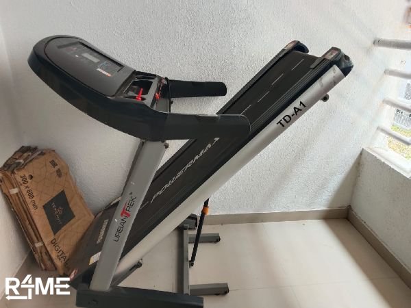 Urban Treck Powermax TD-A1 Treadmill on rent