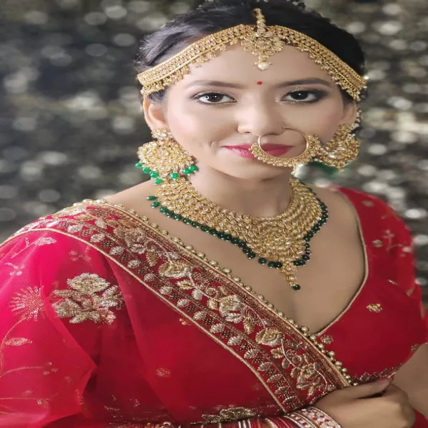 Green and gold traditional jewellery set on rent